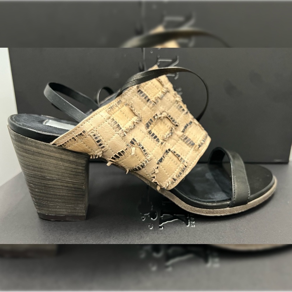 Ink Sandals Black and Beige